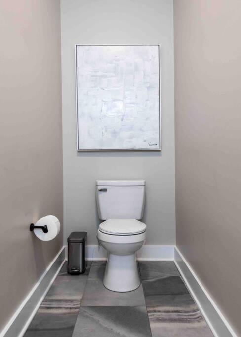 Newly Renovated 3 Bedroom Shelby Park Home **Free Parking** Louisville-Jefferson County Extérieur photo